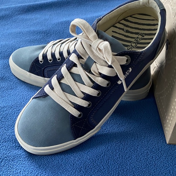 Taos Footwear Blue and Light Blue Sneakers - Picture 6 of 7